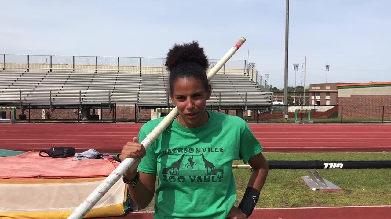 Watch Famu Sophomore Jazmyn Dennis Practices Her Pole Vault Jump
