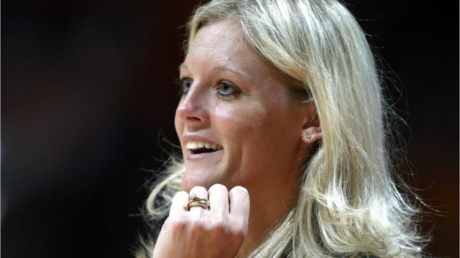 Lady Vols: Kellie Harper risk for Tennessee basketball, Phillip Fulmer