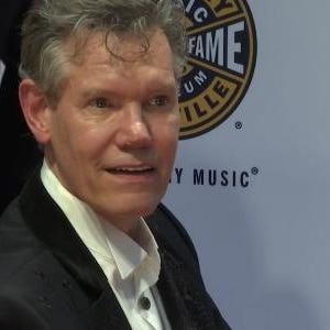 Randy Travis candid in new memoir