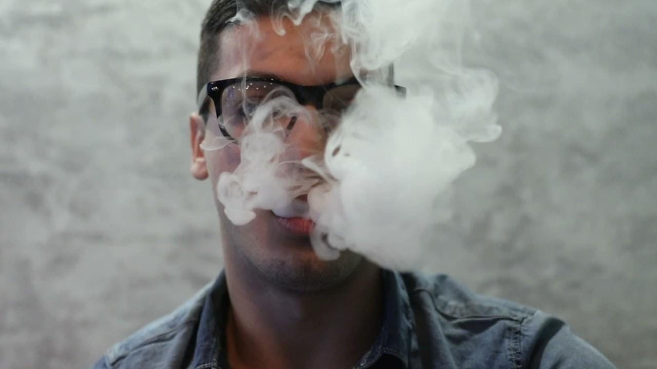 Don t buy e cigarettes off the street CDC warns as vaping toll rises