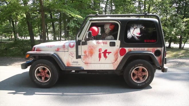 Louisville man drives 'It' movie themed Jeep, with Pennywise driving Louisville man drives 'It' movie themed Jeep, with Pennywise driving